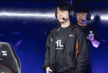 Thua T1, HLV HLE ngay lập tức đổ lỗi do meta