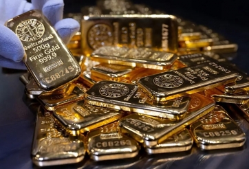 Giá vàng hôm nay sáng 1/8: Vàng thế giới thủng mốc 3300