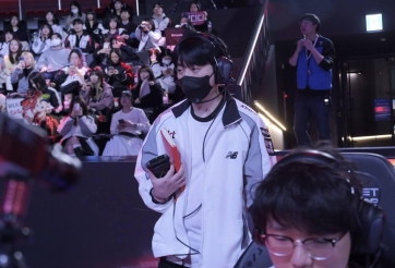 Huấn luyện viên KT Rolster xin lỗi