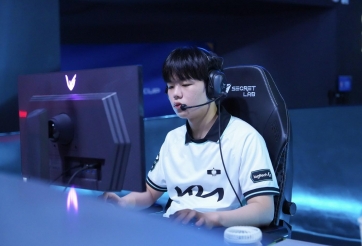 Smash: 'Tôi là fan cứng của Ruler'