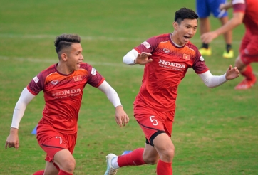 Hồng Duy hay Văn Hậu đá chính trước Malaysia?