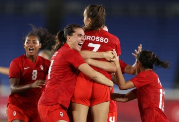 Thắng kịch tính ở màn 'đấu súng', Canada giành tấm HCV lịch sử bóng đá nữ Olympic
