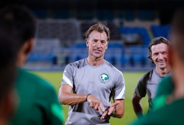 HLV Saudi Arabia 'nắn gân' học trò trước ngày đấu ĐT Việt Nam