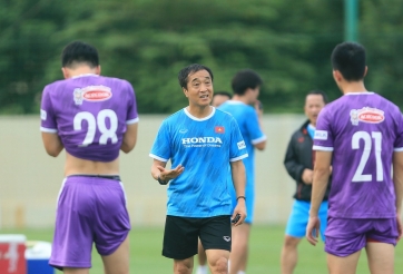 U23 Việt Nam gặp tổn thất lớn, nguy cơ vắng HLV trưởng ở 'siêu giải đấu'