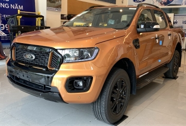Ford Ranger đội giá hàng chục triệu đồng, khách Việt vẫn đổ xô đi mua
