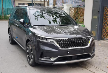 Kia Sedona 2021 lộ diện trên đường phố Hà Nội, có thể sắp ra mắt