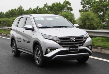 Toyota Rush được nâng cấp màn hình lớn, đấu Mitsubishi Xpander