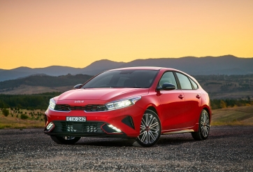 Thêm “siêu phẩm” sedan hạng C giá rẻ ra mắt, cạnh tranh Mazda 3