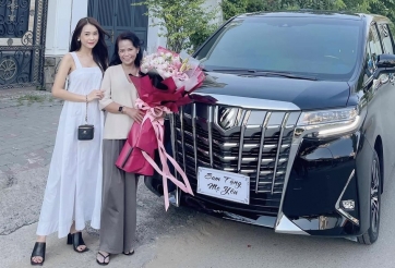 Hot girl Sam mua xe sang hơn 4 tỷ cho mẹ đi chợ