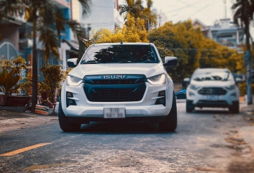 Bán tải cạnh tranh Ford Ranger lần đầu xuất hiện với ngoại hình cực lạ