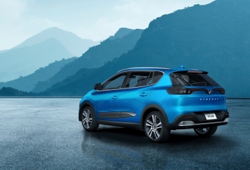 VinFast VF e34 có công nghệ gì đặc biệt so với các mẫu xe điện khác?