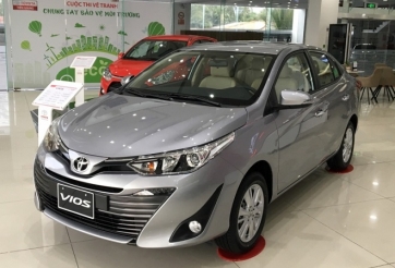 Giá xe Toyota Vios tiếp tục giảm mạnh, cạnh tranh Hyundai Accent