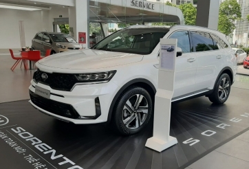 Kia Sorento tiếp tục giảm mạnh 100 triệu đồng, cạnh tranh CR-V, Santa Fe