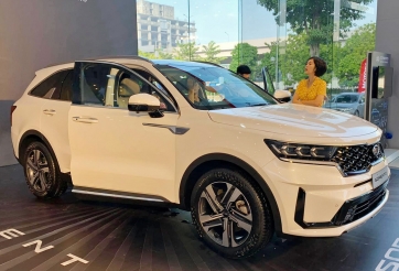 Giá xe Kia giảm “sốc” tới 100 triệu đồng: Cerato, Sorento rẻ bất ngờ