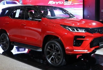 Toyota Fortuner 2021 ra mắt với phiên bản mới cực đỉnh, giá 1,3 tỷ đồng