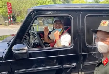 Tuấn Hưng phải “quay xe” Mercedes-AMG G 63 khi gặp chốt kiểm soát