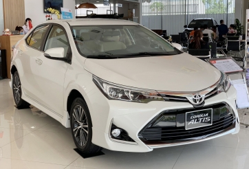 Sedan hạng C của Toyota giảm 'sốc' tới 80 triệu, quyết đấu Mazda 3, Kia K3