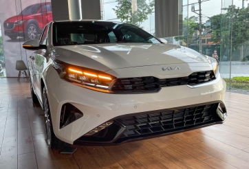 Giá hấp dẫn, Kia K3 'thống trị' phân khúc sedan hạng C