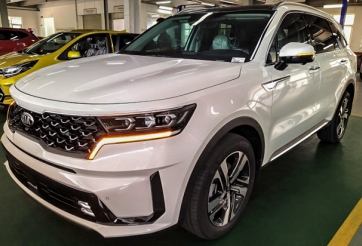 Giá xe Kia đồng loạt giảm mạnh: K3, Sorento giá cực hấp dẫn