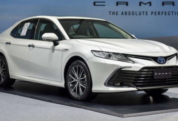Toyota Camry 2022 sắp ra mắt tại Việt Nam, có phiên bản hybrid?