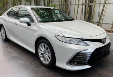 Rò rỉ giá xe Toyota Camry 2022 sắp ra mắt: đắt hơn, có “bia kèm lạc”