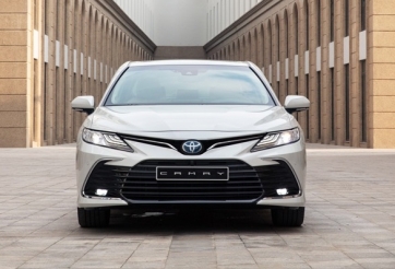 Ảnh thực tế Toyota Camry 2022 bản Hybrid vừa ra mắt, giá 1,441 tỷ đồng