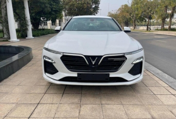 Xôn xao chiếc VinFast Lux A2.0 mới chạy 36km được rao bán với giá khó tin