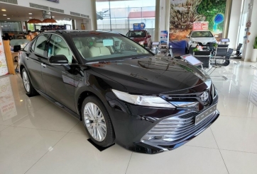 Giá xe Toyota Camry đời cũ giảm 'kịch sàn' sau khi Camry 2022 ra mắt