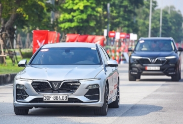 VinFast dừng sản xuất xe xăng: khách hàng gặp khó về sửa chữa, phụ tùng?