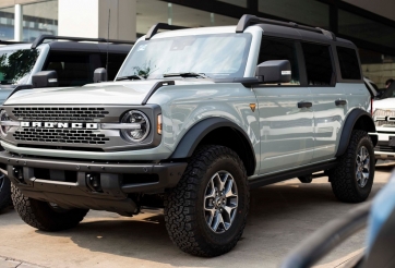 Ảnh thực tế Ford Bronco – mẫu SUV siêu hầm hố sắp về Việt Nam