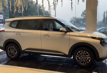 Kia Carens 2022 bất ngờ về đại lý: nhiều trang bị khiến Xpander dè chừng