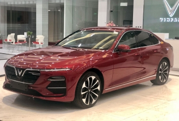 Xe VinFast giảm giá tới 100 triệu đồng, ưu đãi toàn bộ lệ phí trước bạ