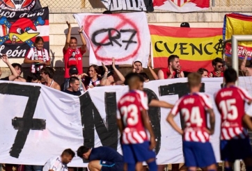 Tin chuyển nhượng tối 29/7: Ronaldo 'không còn vui tính', Barca 'quay xe' cực gắt vụ De Jong