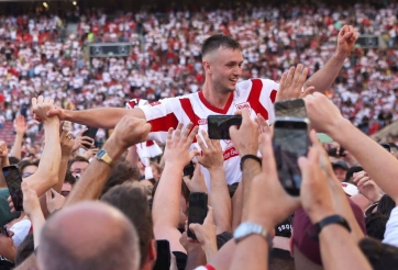 'Ngán ngẩm' Ronaldo, MU thay thế bằng 'gã khổng lồ' nước Đức