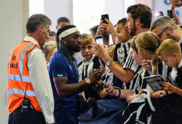 Sao Ngoại hạng Anh thể hiện độ 'chịu chơi': Đó là cách người giàu tiêu tiền!