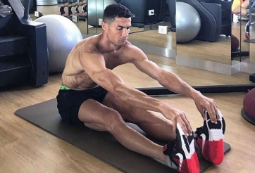 Ronaldo làm điều 'bình thường' như bao ngày, fan MU nhìn mà chỉ biết ước