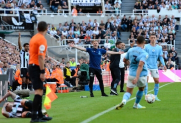 'Thuyền trưởng' Newcastle 'phát điên' sau trận đấu không tưởng trước Man City