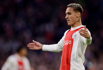 Bom tấn Antony đang rất gần, MU lại gặp ngay 'kỳ đà cản mũi'