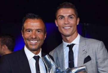 Không nơi nương tựa, Ronaldo đành trao cả con tim cho 'siêu cò' Mendes