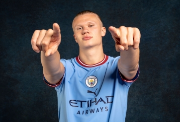 Haaland quá kinh khủng, tiền vệ 'đắt nhất thế giới' cũng phải bó tay