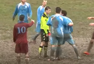 VIDEO: Cầu thủ hóa 'Diệp Vấn' hạ knock out trọng tài