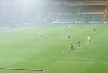 VIDEO: Trận bóng 'bất ổn' nhất thế giới