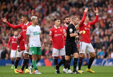 Ronaldo 2 lần đưa bóng vào lưới, MU vẫn không thể trọn vẹn niềm vui trước Newcastle