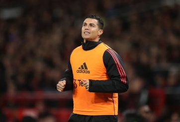 BẤT NGỜ: Ronaldo rời Old Trafford ngay khi trận đấu chưa kết thúc