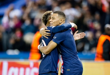 Neymar 'thổ lộ' tình cảm với Mbappe trong trận PSG vs Maccabi Haifa