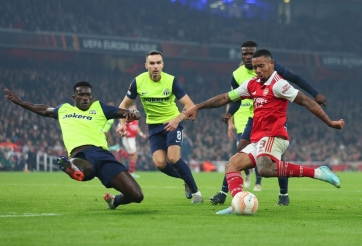 Hàng công kém duyên, Arsenal suýt chút nữa đi vào 'vết xe đổ' của MU