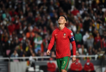 Ronaldo nhận tin buồn chưa từng có từ MU trước thềm World Cup 2022