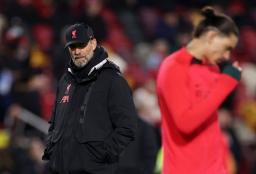 HLV Liverpool chỉ trích trọng tài, coi vị 'vua áo đen' giống như lò vi sóng