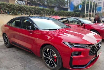 Sedan hạng D mới của Ford có giá bán chính thức, đe nẹt Toyota Camry