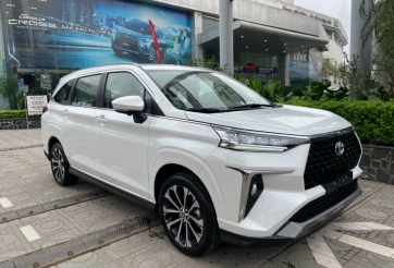 Chi tiết Toyota Veloz Cross đang được săn đón tại đại lý, giá từ 648 triệu đồng